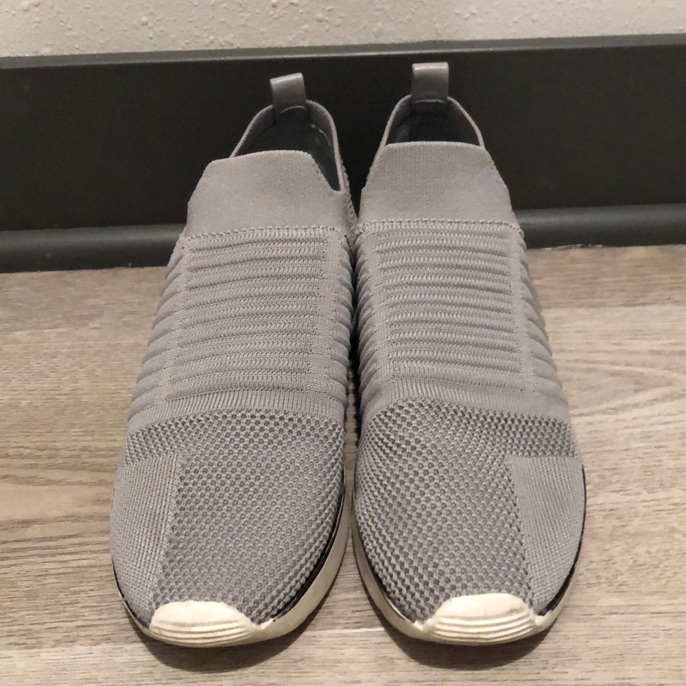 Women’s j slides size 7